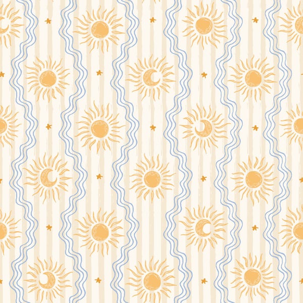Tapete mit Muster aus Sonnen, Monden und Sternen zwischen vertikalen Wellenlinien und Streifen im handgezeichneten Stil.