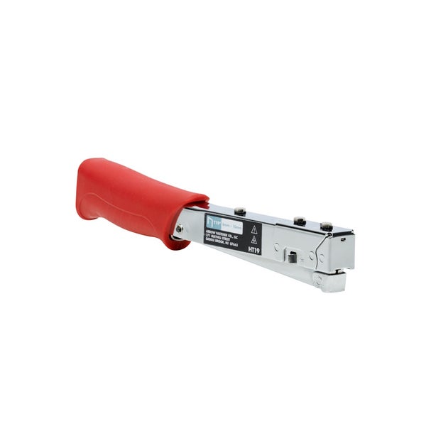 Schlagtacker Arrow HT19 für Klammern von 6 bis 10 Millimetern mit ergonomischem rotem Griff und verchromtem Gehäuse.