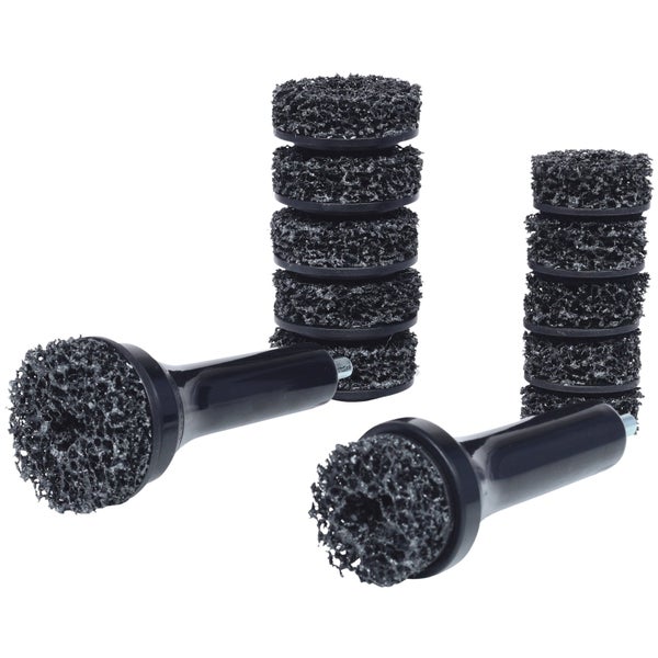 Mehrere Lackfräsen mit Griff und Stapel Schleifscheiben