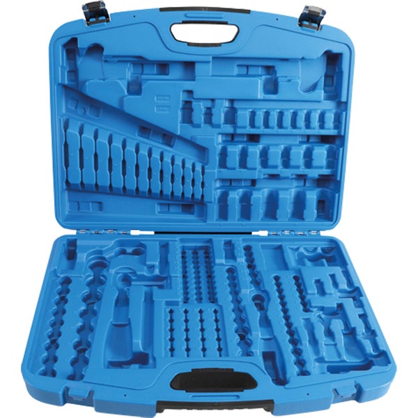 Lochblech-Fachboden aus Metall mit seitlichen Griffen für Werkstattregale.