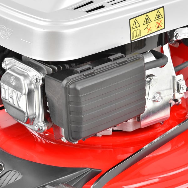 Detailansicht des Motors eines Rasenmähers