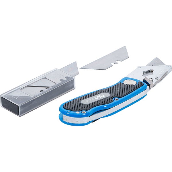 Teppichmesser mit Ersatzklingen in einer Aufbewahrungsbox