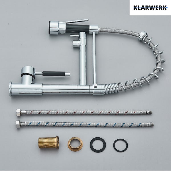 Klarwerk Küchenarmatur mit Ausziehbrause, Profi-Spültischmischbatterie inklusive Anschlussschläuchen, Montagezubehör und Klarwerk Logo.