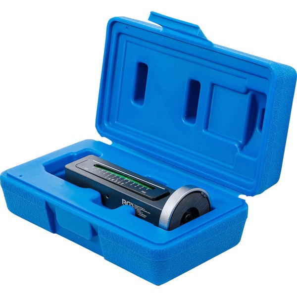 Radsturz-Messgerät im Werkzeugkoffer