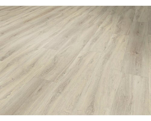 Verlegter Bodenbelag mit Holzoptik.