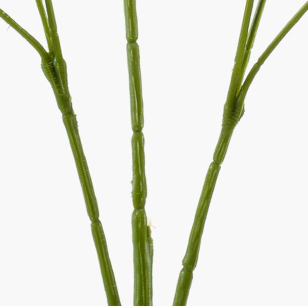 Künstliche Lilie mit gelben Blüten, Knospen und grünem Stiel.