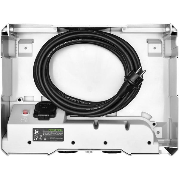 Festool Logo auf einem Systainer Stromverteiler mit vier integrierten Steckdosen und eingesteckten Kabeln.