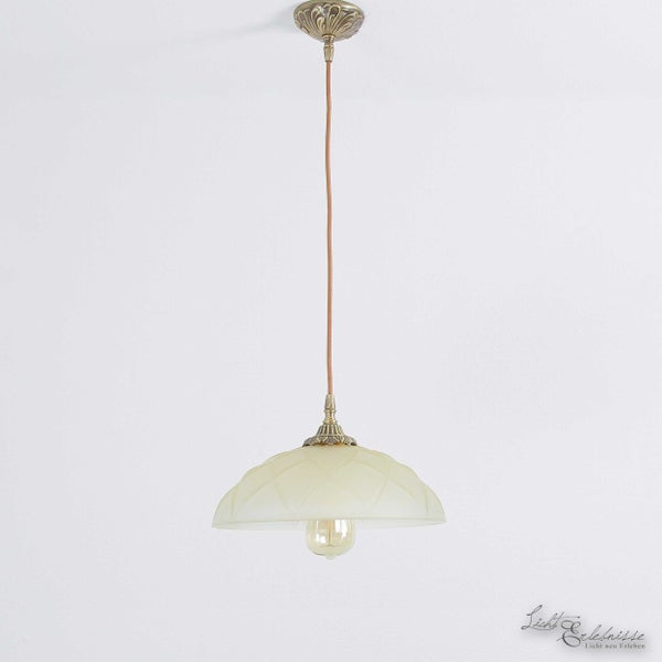 Hängelampe mit Lampenschirm aus Glas