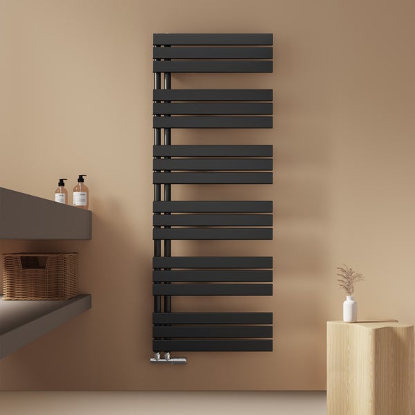 EMKE Badheizkörper Flach 1599x600 mm Schwarz Handtuchwärmer Handtuchtrockner, Panel Handtuchhalter Seitenanschluss für Bad Warmwasser 958W