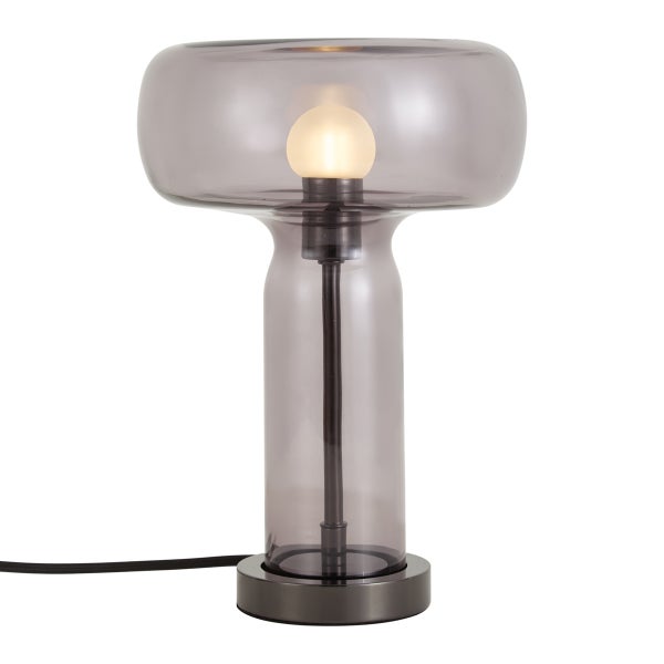 Tischleuchte aus Glas mit rundem Leuchtenschirm und Metallfuß als moderne Lichtquelle für den Innenbereich