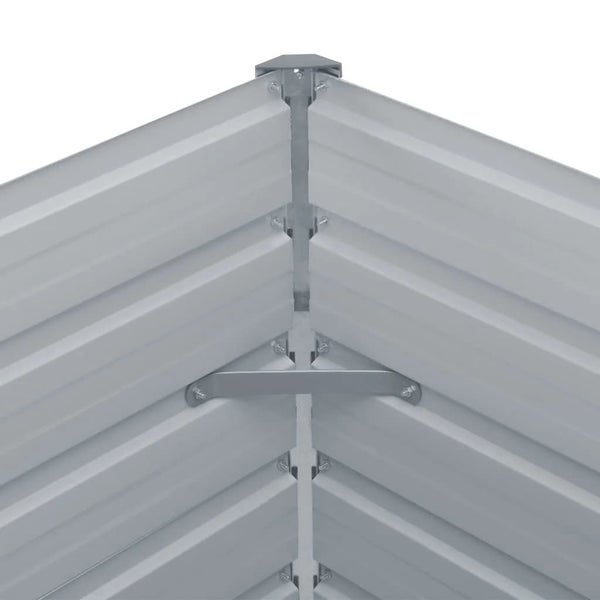 Innenansicht der Ecke eines Hochbeets aus Metall mit Eckprofil und Verstrebung.