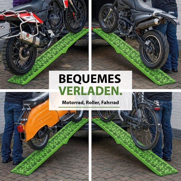 Vierteilige Collage zeigt das Verladen von Motorrad, Roller und Fahrrad über eine Auffahrrampe aus Metall mit rutschfester Struktur.