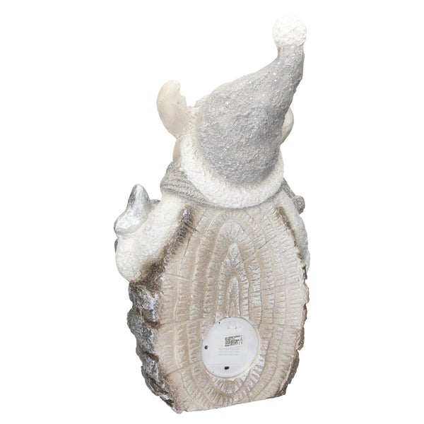ECD Germany Rentier Figur mit LED Beleuchtung 51 cm Warmweiß Weiß mit grauem Hut und Schal, Holzoptik, Batteriebetrieben, für Innen, LED-Weihnachtsdeko Weihnachtsfigur Weihnachten Tischdeko