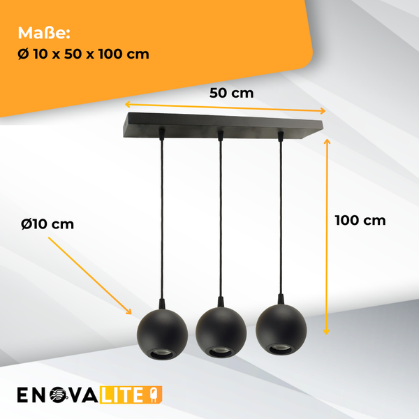 Deckenleuchte mit drei Leuchten, jede mit einem Durchmesser von 10 cm, die von einer 50 cm langen Aufhängung in 100 cm Tiefe hängt.