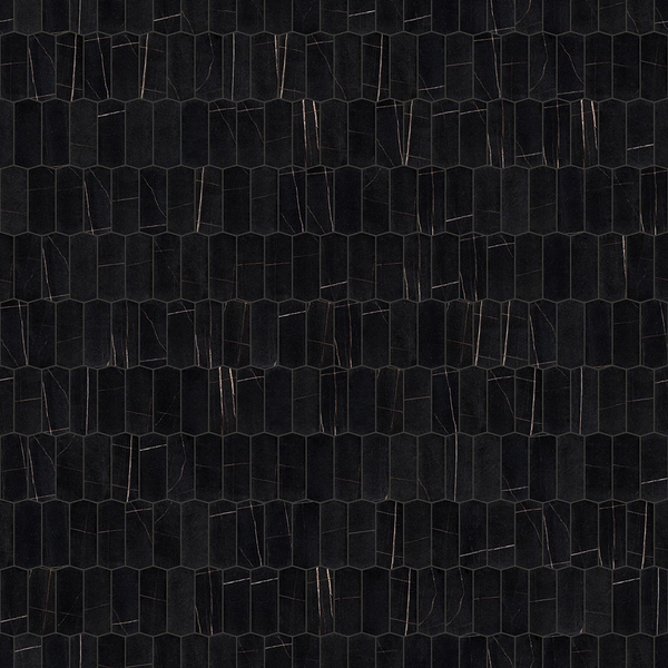 Schwarze Mosaikfliesen in länglicher Sechseckform mit feiner Marmorierung für Wand und Boden.