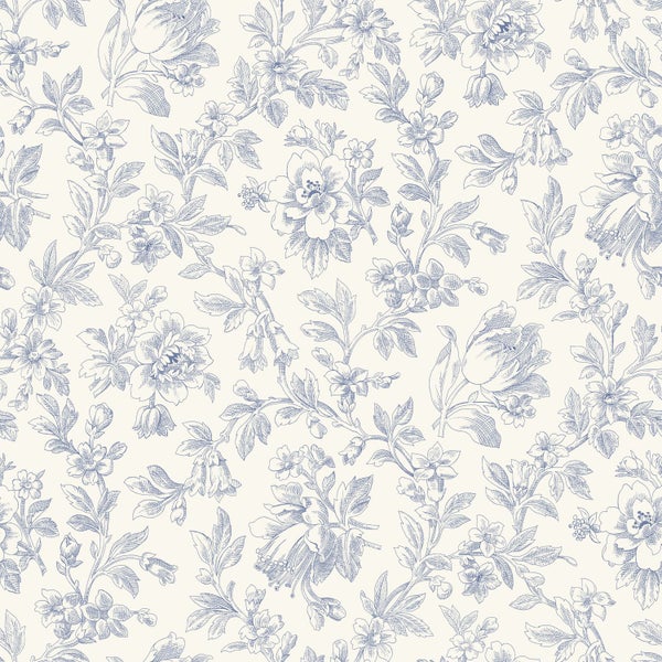 Vlies-Tapete mit blauem floralem Muster im Toile-de-Jouy-Stil mit botanischen Skizzen von Blumen und Blättern.