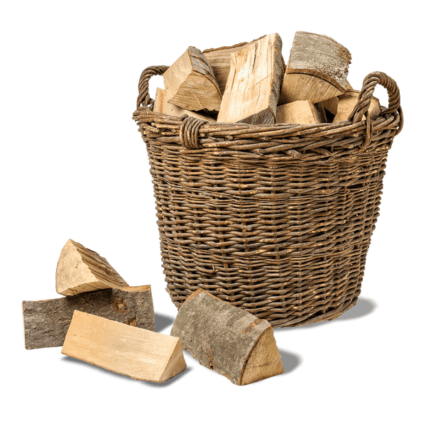Korb gefüllt mit Brennholz