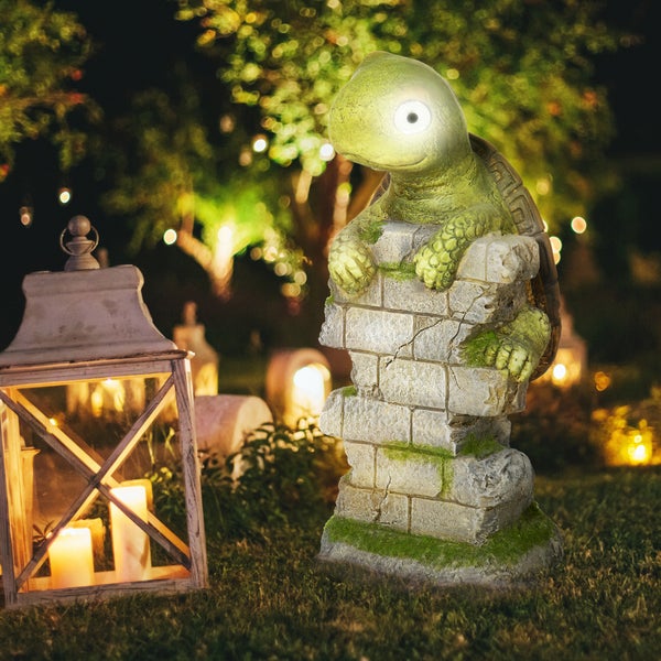 Outsunny Gartenfigur Schildkröte mit LED Solarleuchte, Gartenstatue, Gartenfigur, 36,5 cm Skulptur, Outdoor-Ornament für Rasen, Garten, Hof