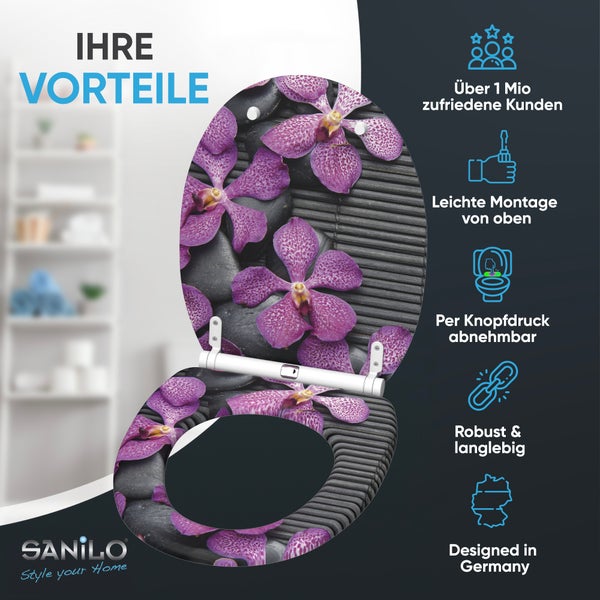 WC Sitz mit Orchideen Motiv und schwarzen Steinen mit Sanilo Logo und Produktvorteilen wie Montage von oben und abnehmbarer Deckel.