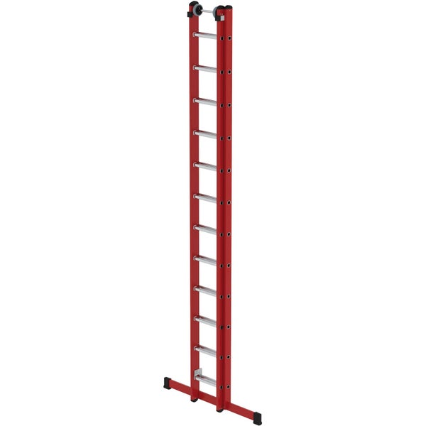 Eine rote Aluminium-Schiebeleiter mit Sprossen