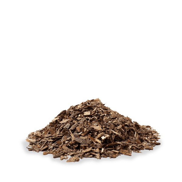 Haufen aus Rindenmulch für den Garten.
