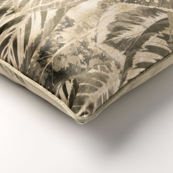 Dekokissen mit Blattmuster