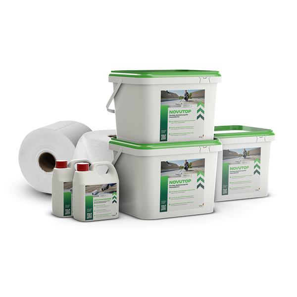 Set zur Flachdachabdichtung von Novutop mit drei Eimern flexibler Abdichtung, zwei Kanistern Primer und zwei Rollen Armierungsvlies.