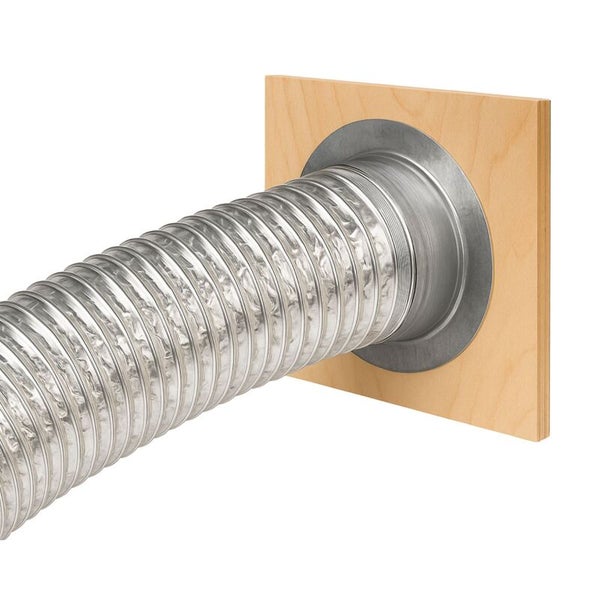 Flexibler Aluminium Schlauch für Lüftung montiert an einer quadratischen Holzplatte mit Wandanschlussflansch