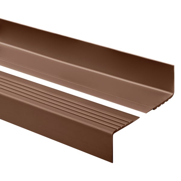 Braunes Treppenkantenprofil aus PVC mit gerillter Oberfläche