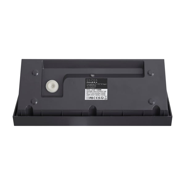 Rückseite einer rechteckigen LED-Außenwandleuchte mit technischem Etikett und Schutzart IP65.