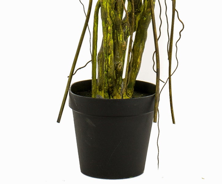 Künstliche Hängepflanze Philodendron mit grünen, gelappten Blättern und Luftwurzeln in einem schwarzen Topf.