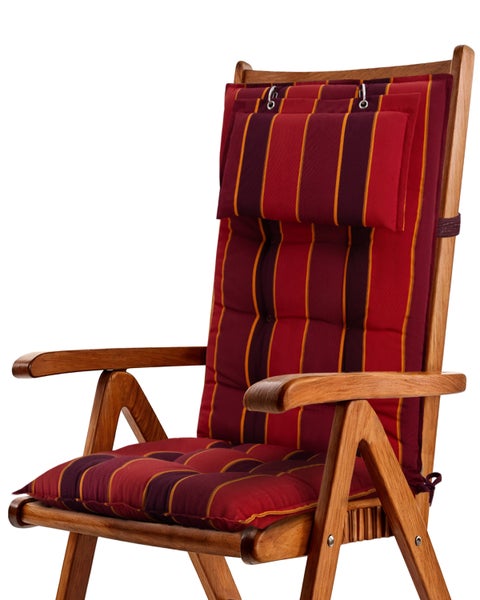 Holzliegestuhl mit rot gestreifter Auflage