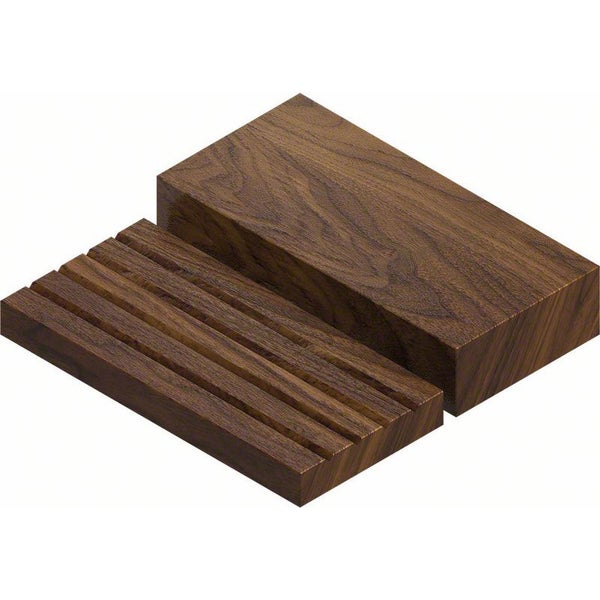 Detailaufnahme eines Multitools mit Werkzeugaufnahme und Schutzvorrichtung