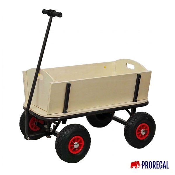 Bollerwagen aus Holz mit schwarzem Metallrahmen, Zugstange und vier Luftreifen mit roten Felgen. Proregal Logo.