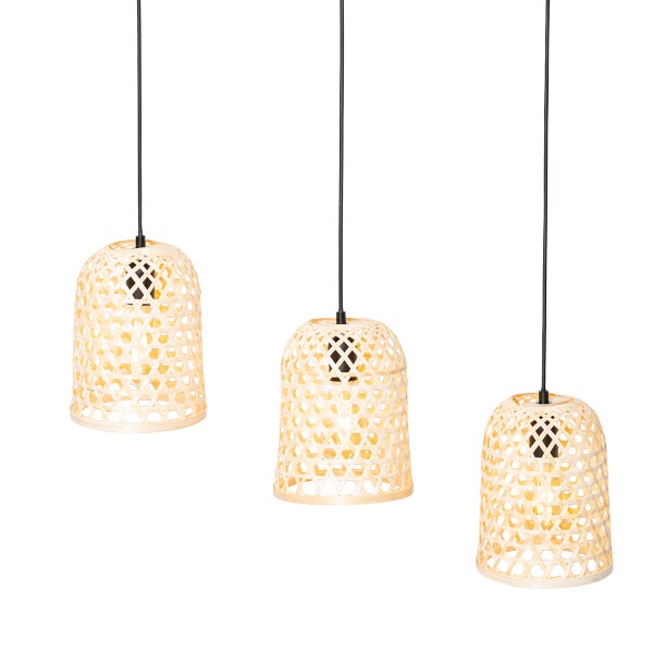 Drei Hängelampen aus geflochtenem Material