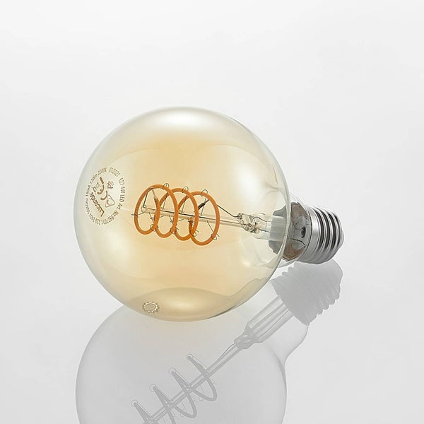 LED-Filament-Leuchtmittel in Globform mit E27-Sockel und sichtbaren spiralförmigen Leuchtfäden.