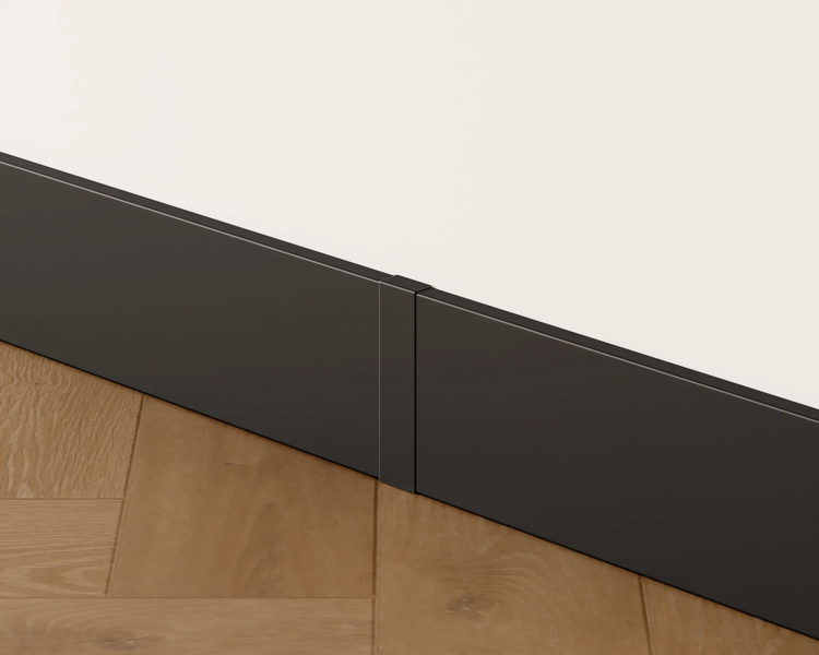 Sockelleiste aus Holz an einer Wand