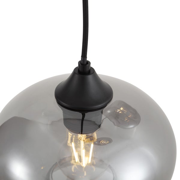Moderne Pendelleuchte mit rundem Glasschirm und leuchtendem LED Filament Leuchtmittel