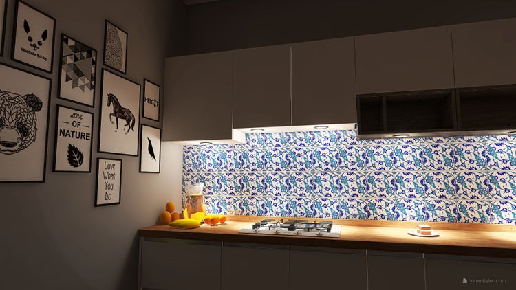 Küchenszene mit Schränken, Fliesenwand, Arbeitsplatte und Dekoration