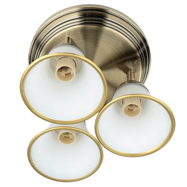 Deckenleuchte mit drei Lampenschirmen