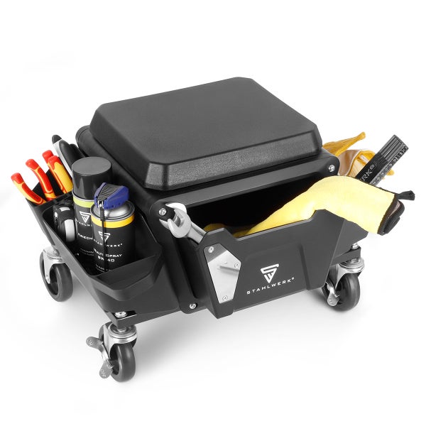 Werkzeugwagen mit Werkzeugen und Stahlwerk Logo