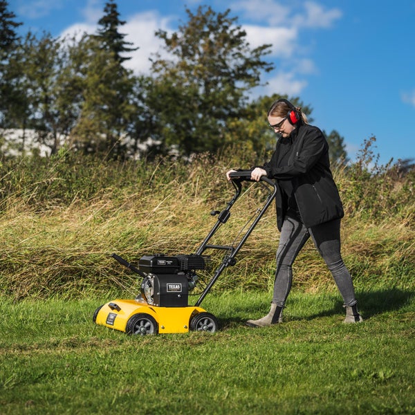 Benzin Vertikutierer Texas Pro Cut 460TG – 46 cm Arbeitsbreite, 212 cm³ Motor, 48 Messer, Rasenlüfter für große Flächen