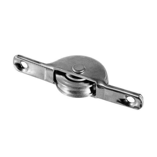 Eine metallene Seilrolle mit Gehäuse und zwei Befestigungslöchern zur Montage.
