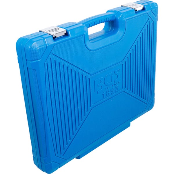 Nahaufnahme von Paneelen mit Holzstruktur für Bodenbeläge.