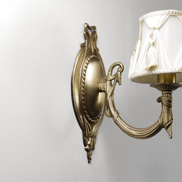 Wandleuchte mit Stoffschirm