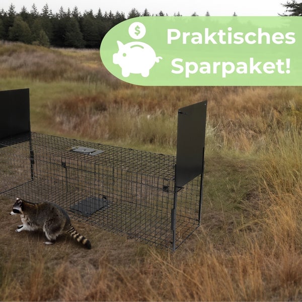Lebendfalle mit Waschbär im Freien und Aufschrift Praktisches Sparpaket