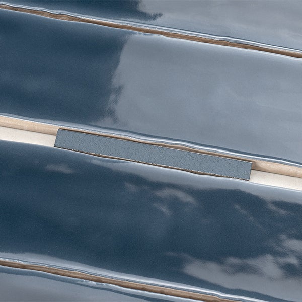 Wandfliese mit glänzender Oberfläche in Ziegeloptik für Innenbereiche