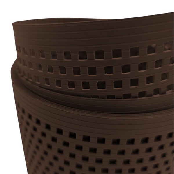 Rollrasenkante aus Kunststoff mit quadratischen Aussparungen