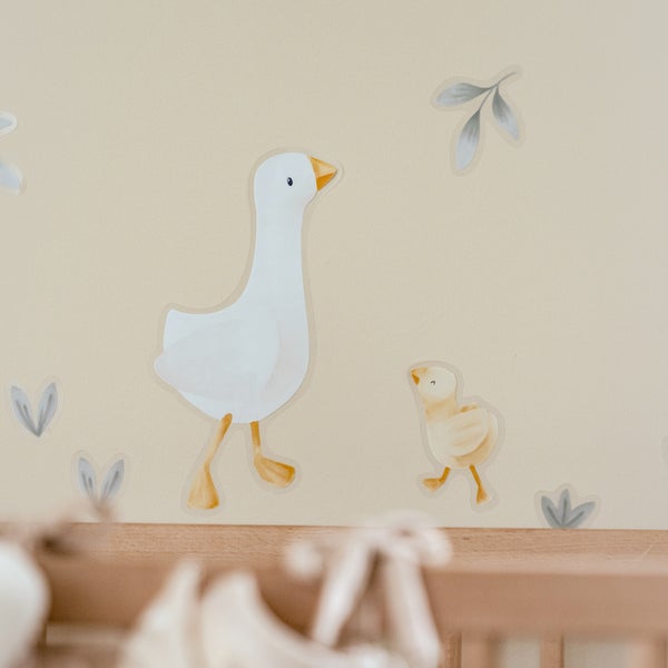 Wandaufkleber mit Gänse- und Kükenmotiv im Kinderzimmer