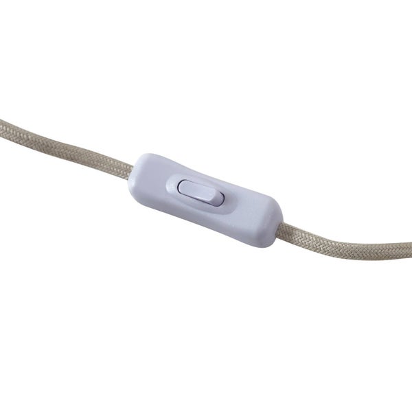 Weißer Schnurschalter aus Kunststoff an einem beige-grauen Textilkabel für Lampen.